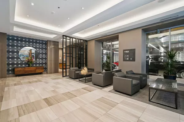 Toronto C02, ON M4V 1N5,111 St Clair AVE W #610