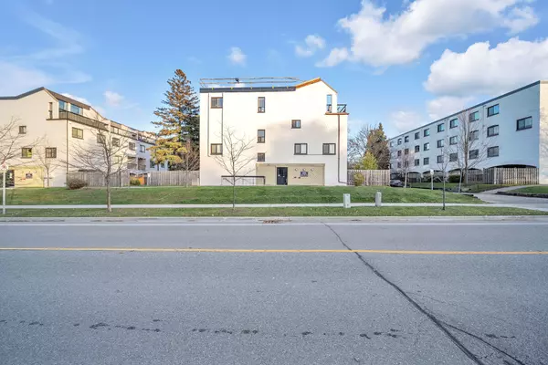 1058 Falgarwood DR #132, Oakville, ON L6H 2P3