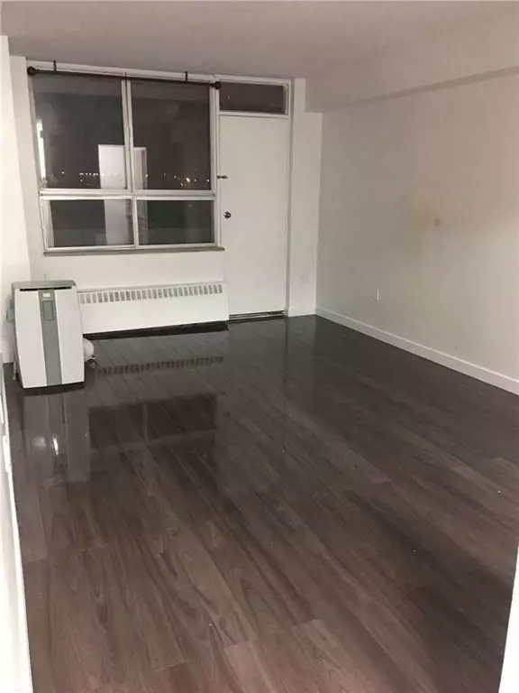 Toronto W04, ON M6B 3Y4,940 Caledonia RD #403