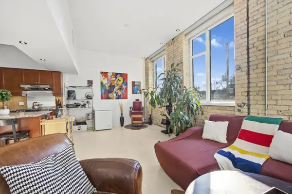 Toronto E01, ON M4M 2S3,201 Carlaw AVE #231