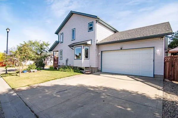 115 Sabre RD, Springbrook, AB T4S 2H7