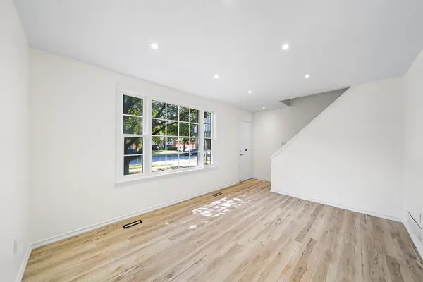 132 Homewood AVE, Toronto C07, ON M2M 1K3