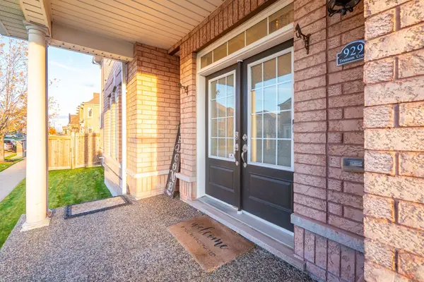 Milton, ON L9T 8K4,929 TRANSOM CRES