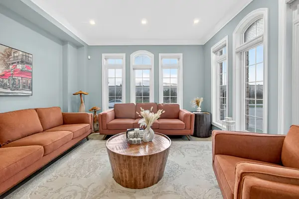 Milton, ON L9T 8K4,929 TRANSOM CRES