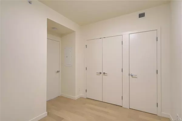 Victoria, BC V8V 0G2,530 Michigan St #104