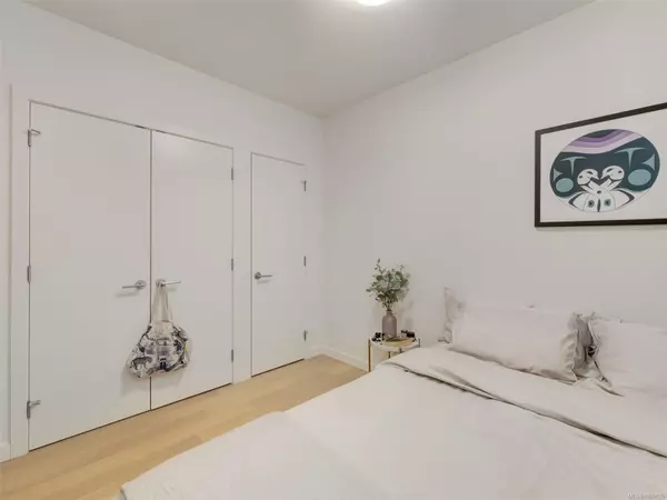 Victoria, BC V8V 0G2,530 Michigan St #104