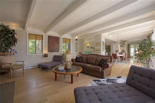 Salt Spring, BC V8K 1J6,310 Woodland Dr