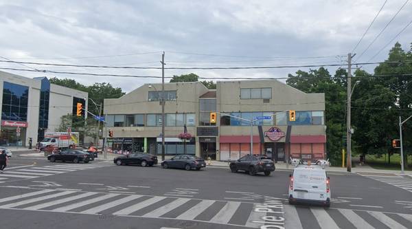 250 Eglinton AVE W #200, Toronto C03, ON M5P 2H8