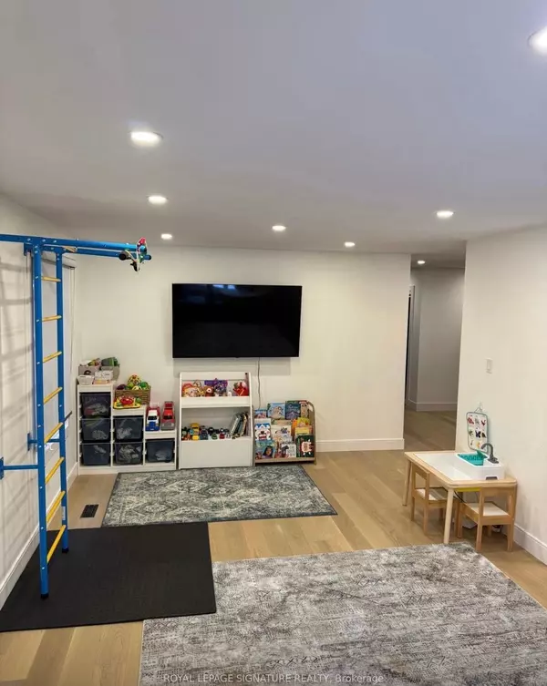 Mississauga, ON L5B 3V8,445 Malaga RD