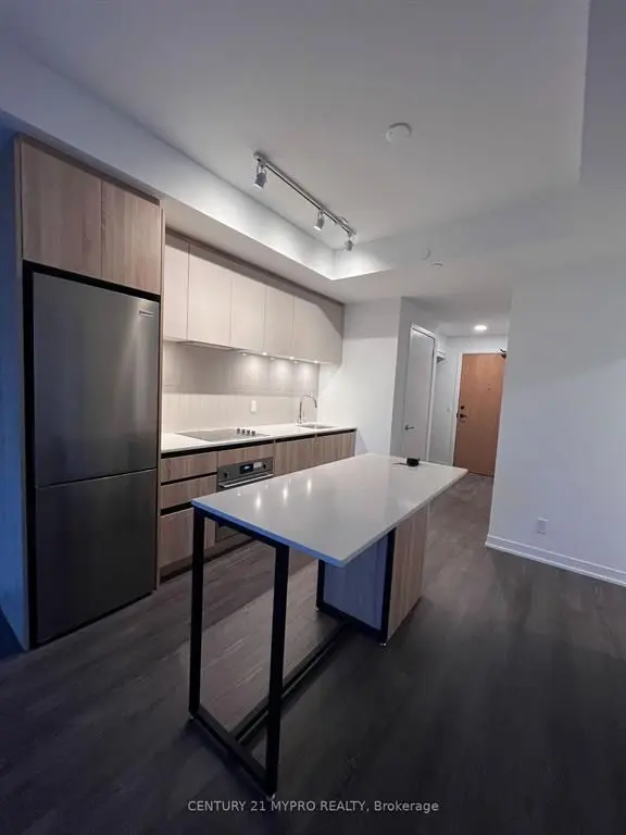 7950 Bathurst ST #1205, Vaughan, ON L4J 0L4