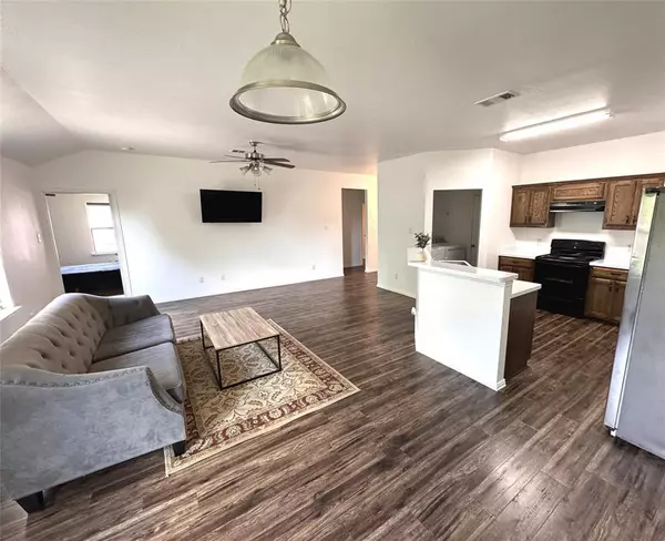 Dallas, TX 75237,2831 Painted Trail