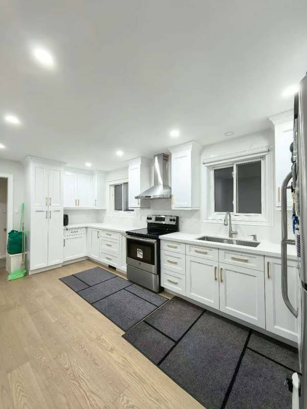 80 Baroness CRES, Toronto C15, ON M2J 3K6