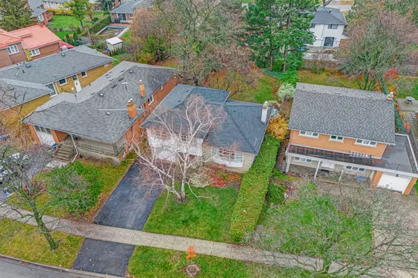 Toronto C15, ON M2K 2H3,44 Tollerton AVE