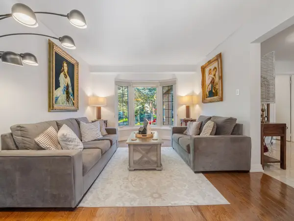 Aurora, ON L4G 4Z8,30 Moffat CRES