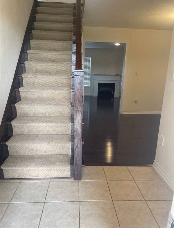 Brampton, ON L6P 3C2,39 Bloom DR