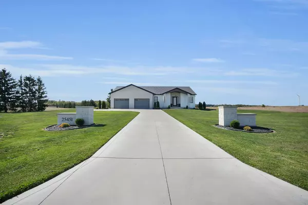 Adelaide Metcalfe, ON N7G 3H6,25451 Wood RD