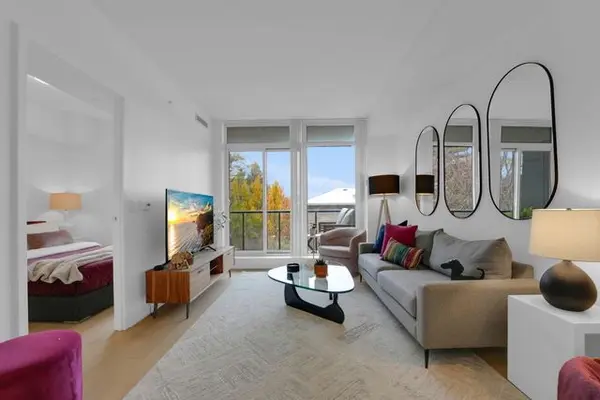 Toronto C11, ON M4G 0C1,25 Malcolm RD #314