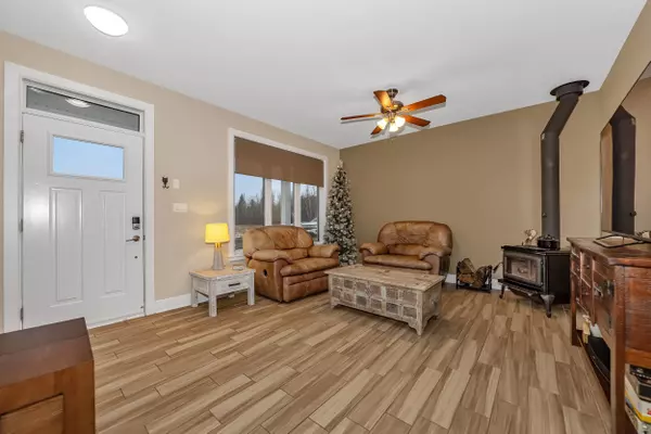 Merrickville-wolford, ON K0G 1N0,998 Pioneer RD