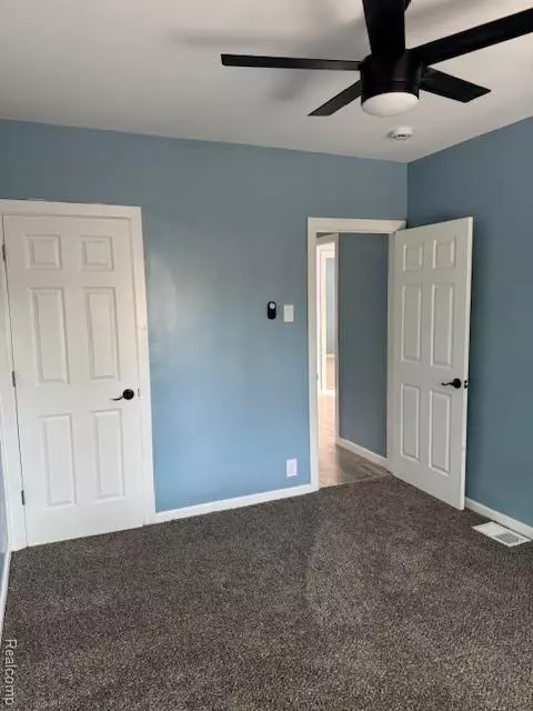 Wyandotte, MI 48210,6624 SW Barton ST