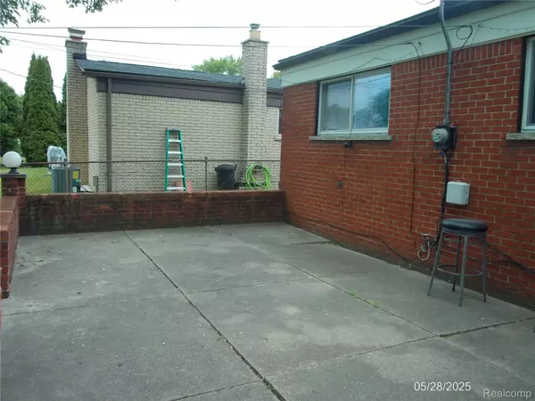 Sterling Heights, MI 48310,36890 WEBER DR