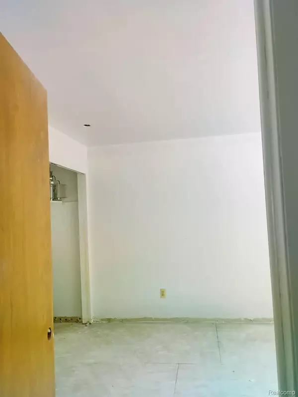 Troy, MI 48237,22100 Dante ST