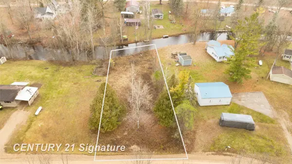 Clare, MI 48617,8097 Lakeview DR