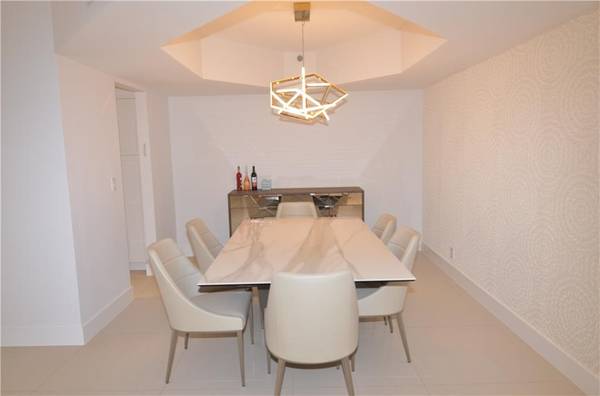 Aventura, FL 33180,19355 TURNBERRY WY #7-L