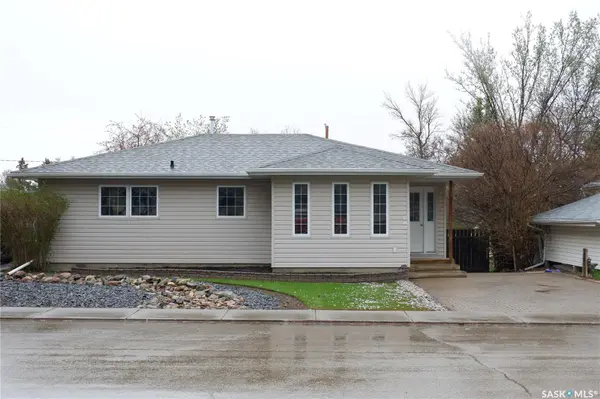 216 Dominion ROAD, Assiniboia, SK S0H 0B0