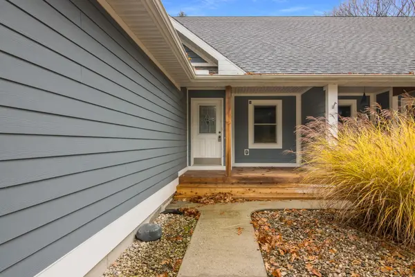 Williamsburg, MI 49690,5279 Vinton RD