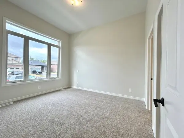 Belleville, ON K8N 0T1,35 Athabaska DR