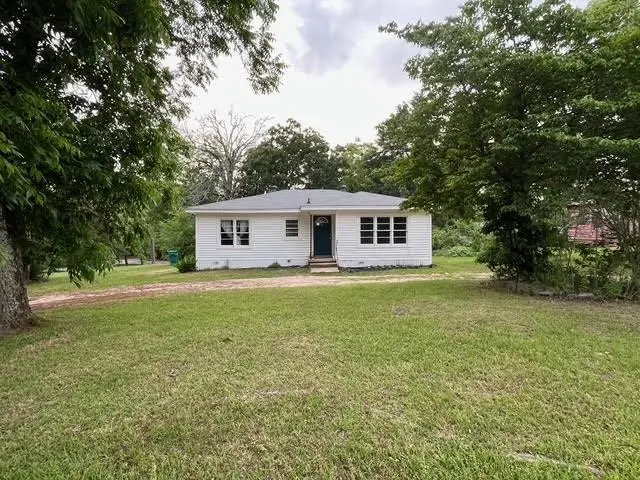 Hughes Springs, TX 75656,405 Walnut Street
