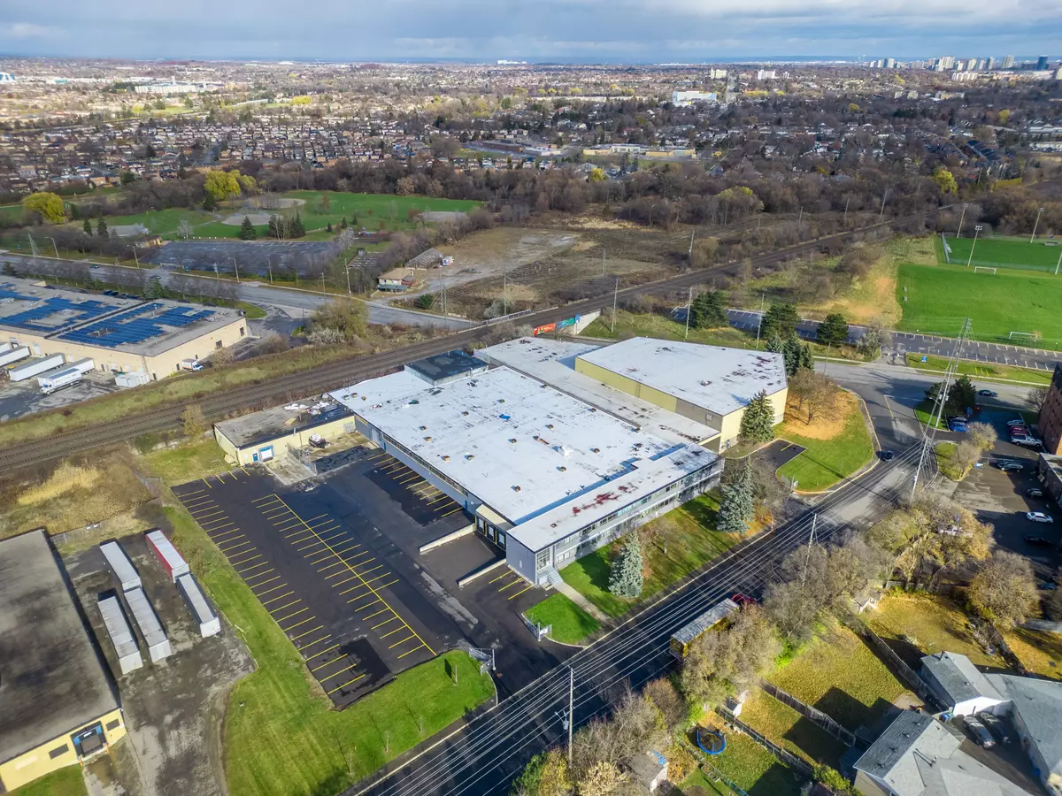 Brampton, ON L6X 1Y9,2-8 Holtby AVE