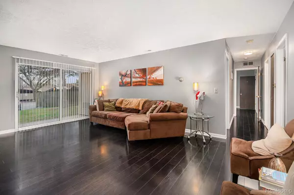 Farmington Hills, MI 48334,27875 Berrywood LN #81