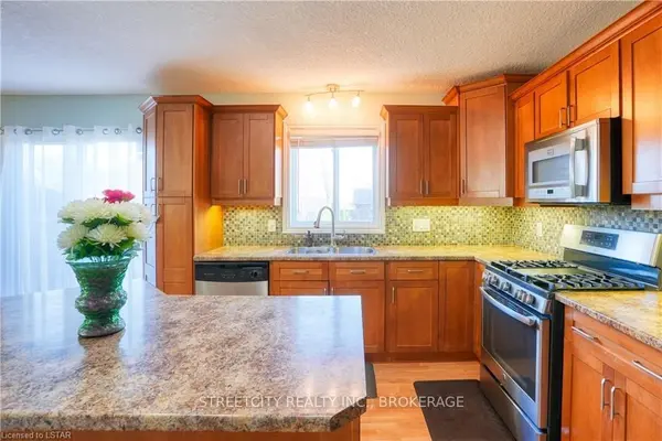 London North, ON N5X 4M2,1049 Fogerty ST