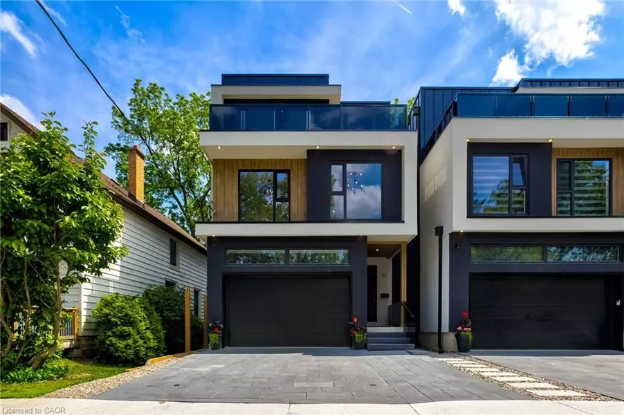 93 Oak ST, Cambridge, ON N1R 4L3