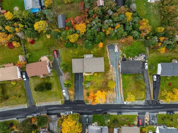 44 Valleyview Crescent, Conception Bay South, NL A1W4T9