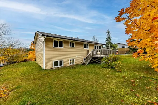 44 Valleyview Crescent, Conception Bay South, NL A1W4T9