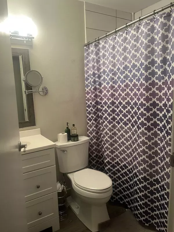 Barrie, ON L4M 2G9,252 Steel ST #4