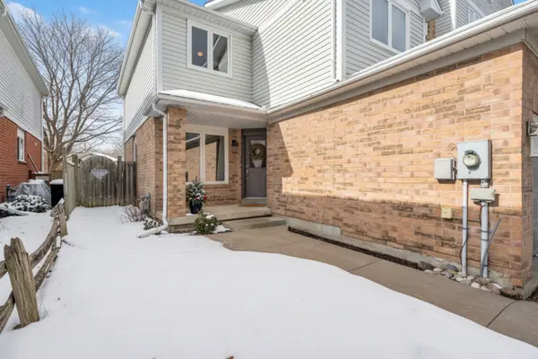 Barrie, ON L4N 8B9,104 Pickett CRES