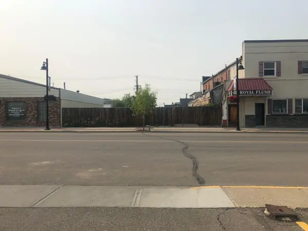 4912 50 ST, Ponoka, AB T4J 1J5