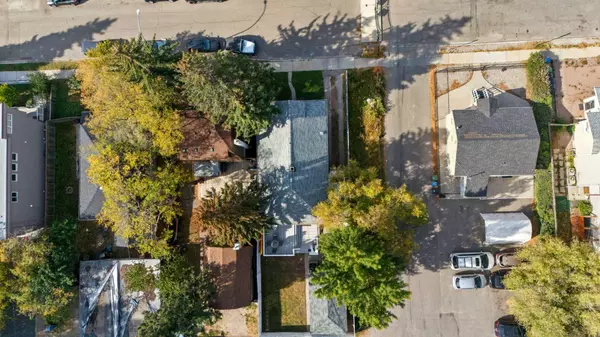 Calgary, AB T2M 2X5,1612 2A ST NW