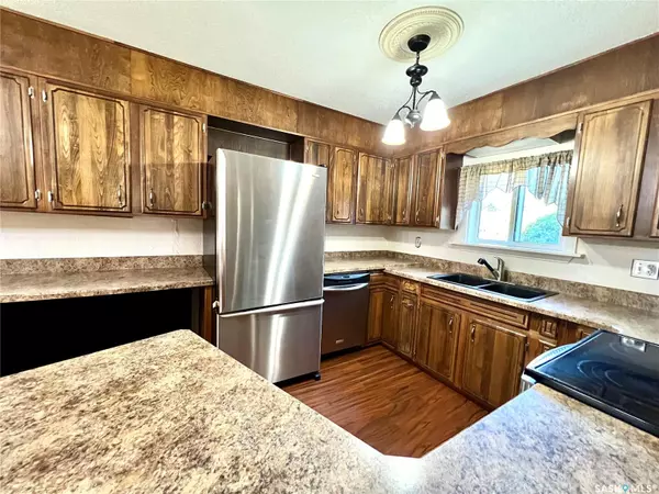 Swift Current, SK S9H 2J8,446 4th AVENUE NE