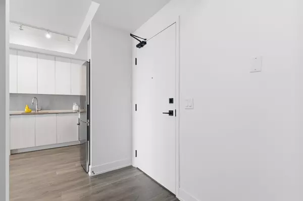 Oakville, ON L6H 3R8,2489 Taunton RD #815