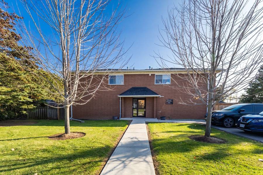 2069 MEADOWBROOK RD #4, Burlington, ON L7P 2A3