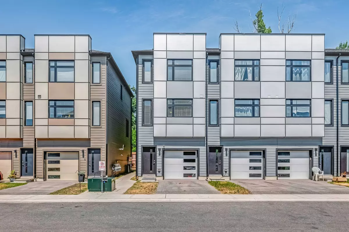 Barrie, ON L9J 0H2,540 Essa RD #35