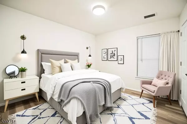 Newark City, NJ 07107,125-127 S 8th St