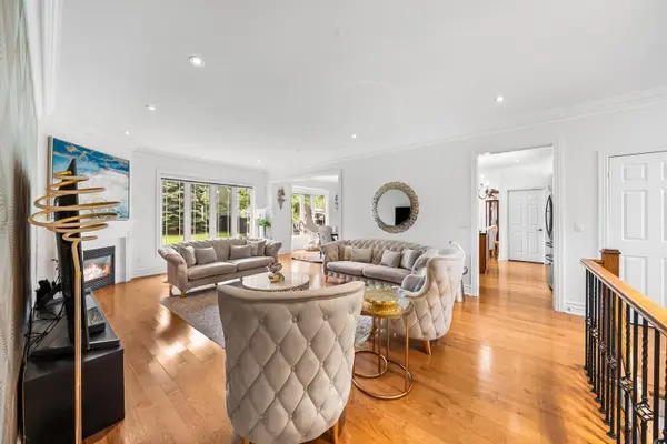 Vaughan, ON L6A 3S2,452 Athabasca DR