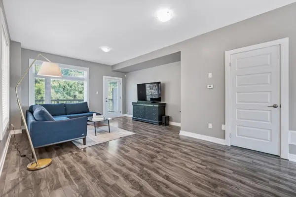 Barrie, ON L9J 0H2,540 Essa RD #35