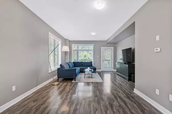 Barrie, ON L9J 0H2,540 Essa RD #35