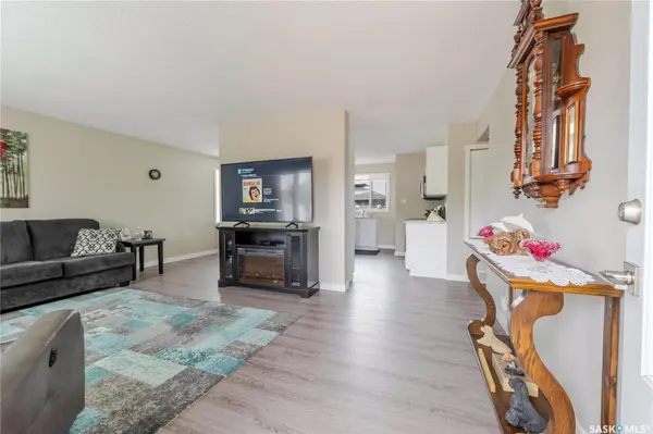 Moose Jaw, SK S6H 0P9,777 Hochelaga STREET E